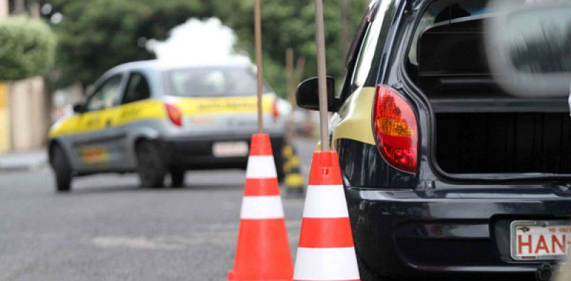 Fim das autoescolas: tirar a CNH pode ficar bem mais barato!