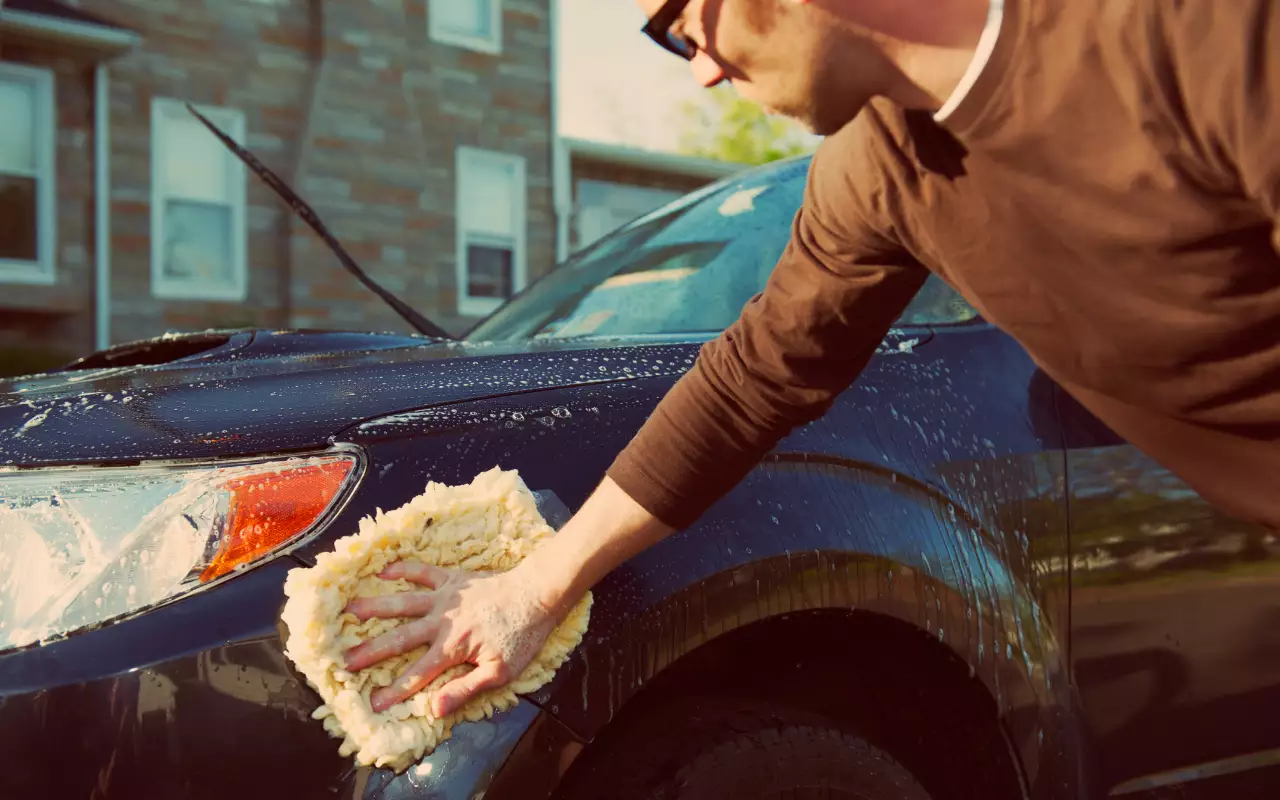 Saiba como lavar o seu carro em casa de forma prática!